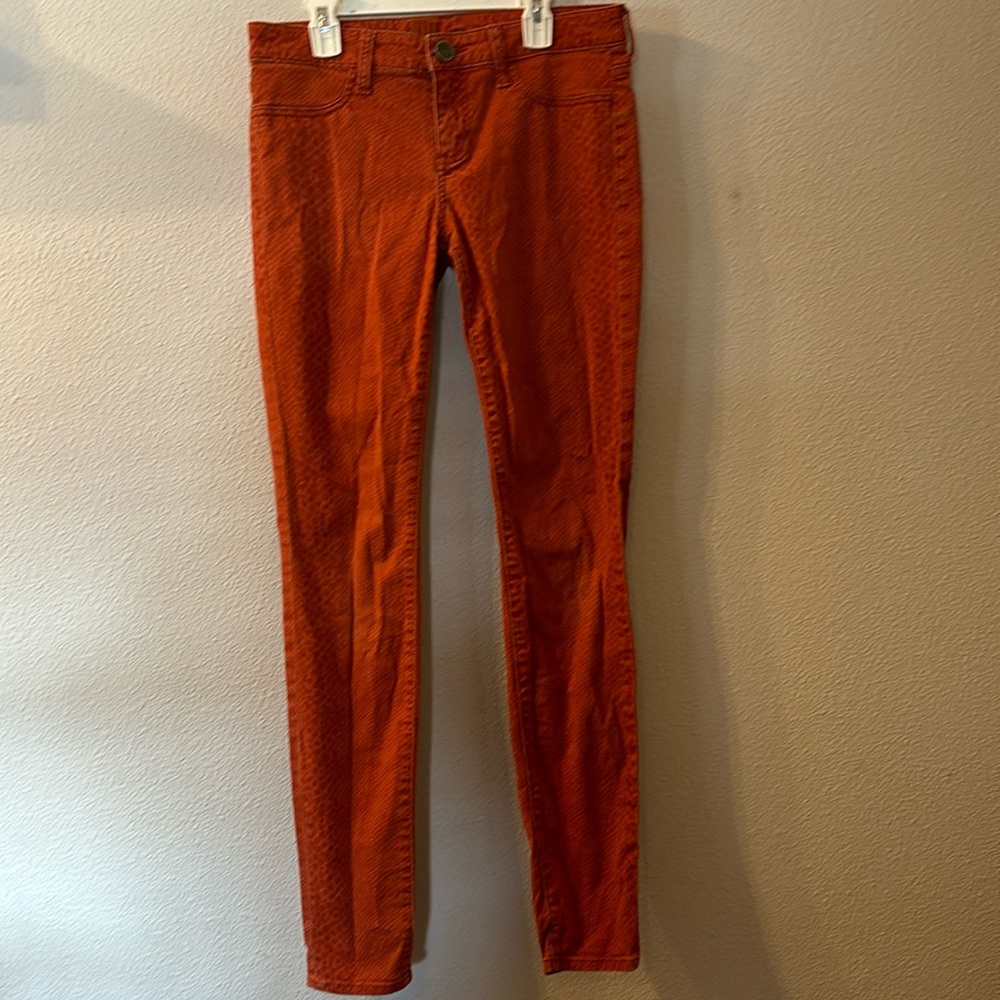 Kut from the Kloth Jennifer cigarette skinny snakeskin jeans size 2